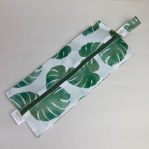 SoHa Living Hawaii Monstera 3D Zip Pouch Travel Bag